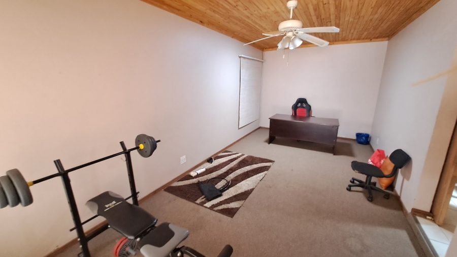 4 Bedroom Property for Sale in Pellissier Free State